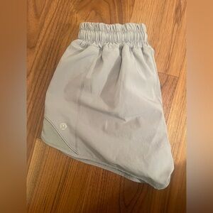 Lululemon Hotty Hot Low-Rise Lined Short
2.5"